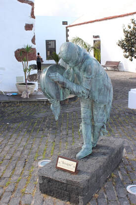 Statue af ukendt i Teguise